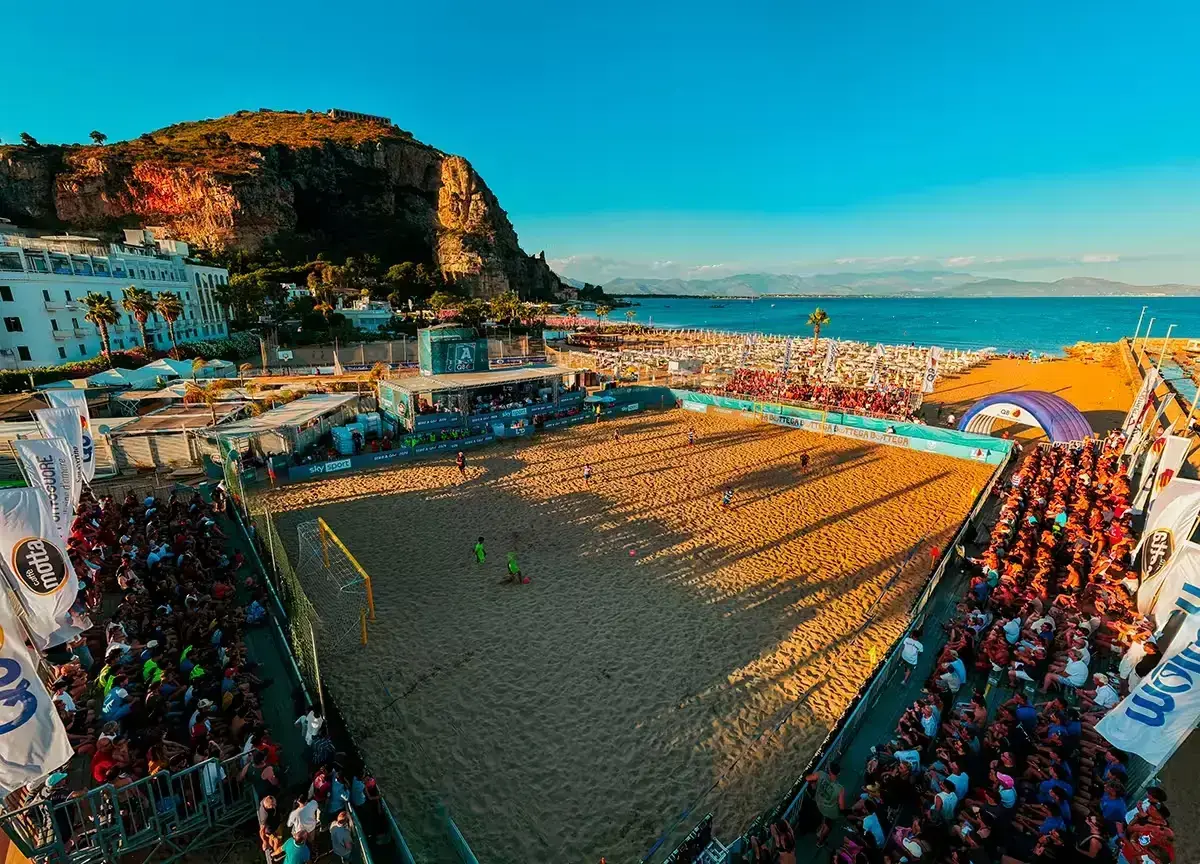 Stagione 2027: aperte le candidature per le tappe del tour estivo del Beach Soccer